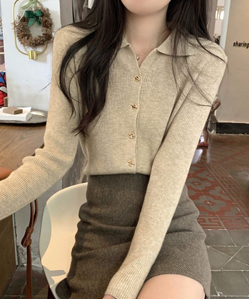 by LEGNA(バイレグナ)の「飾りボタン 襟付きリブニット(ニット/セーター・レディース・ベージュ/ブラウン系/アイボリー/ブラック/キャメル・FREE)」の14枚目の写真