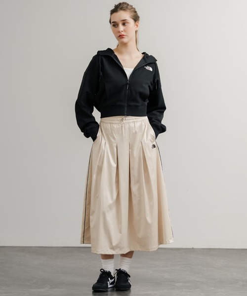 THE NORTH FACE(ザノースフェイス)の「日本未展開モデル THE NORTH FACE ザ・ノースフェイス WHITE LABEL ホワイトレーベル W'S SATIN FLARE SKIRT ワンポイント刺繍サイドラインミモレ丈サテンフレアスカート(スカート・レディース・チャコールグレー/ブラック/ライトベージュ・M/L/S)」の16枚目の写真