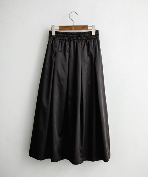 半人前韓国限定☆新品・未使用ノースフェイス　サテンフレアスカート　Mサイズ セール】日本未展開モデル THE NORTH FACE ザ・ノースフェイス WHITE