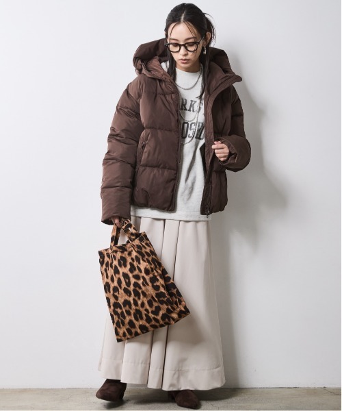 CHIC STYLE(シックスタイル)の「中綿ファイバーダウンフーディブルゾン<大きいサイズ有>シックスタイル(ダウンジャケット/コート・レディース・ブラック/ブラウン・L/M/5L/4L/3L/LL)」の11枚目の写真