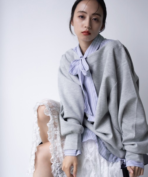 SOELA(ソエラ)の「プレート付マルチWayダンボールトップス(スウェット・レディース・アイボリー/ブラック/グレー・M)」の19枚目の写真