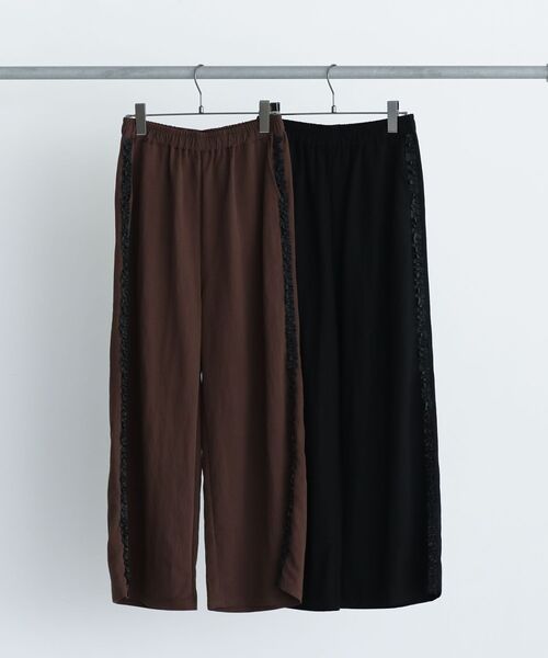 ESCAR（エスカー）の「■ESCAR サイドミニフリルワイドパンツ（その他パンツ・レディース・ブラック/ブラウン・FREE）」の3枚目の写真