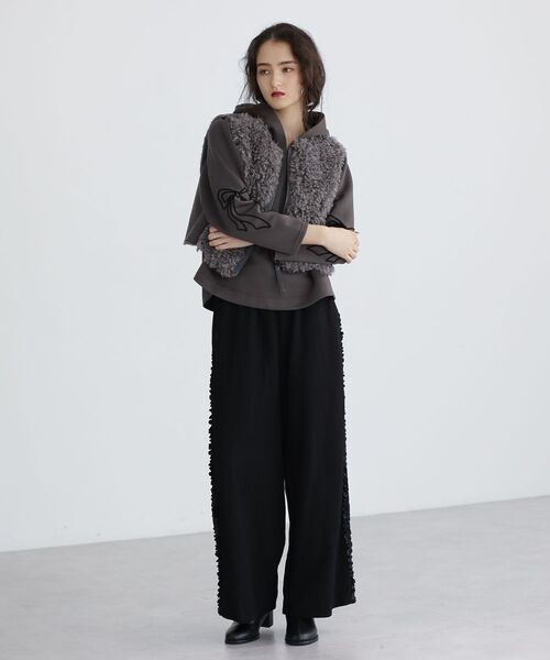 ESCAR（エスカー）の「■ESCAR サイドミニフリルワイドパンツ（その他パンツ・レディース・ブラック/ブラウン・FREE）」の4枚目の写真