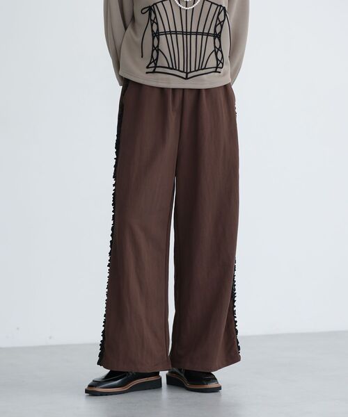 ESCAR（エスカー）の「■ESCAR サイドミニフリルワイドパンツ（その他パンツ・レディース・ブラック/ブラウン・FREE）」の8枚目の写真