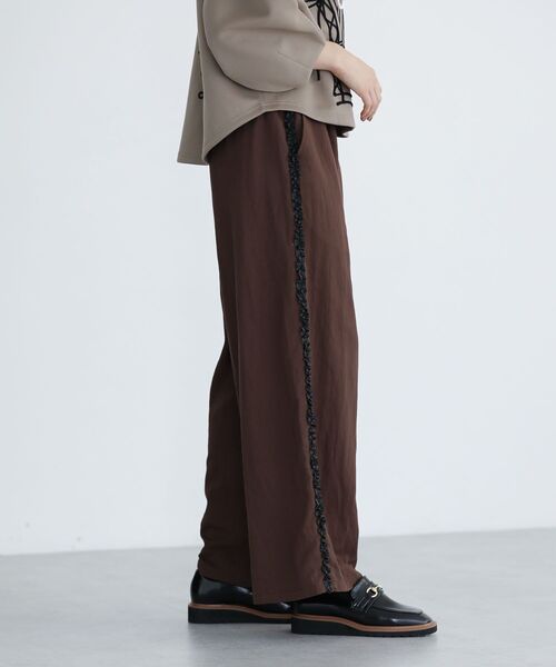 ESCAR（エスカー）の「■ESCAR サイドミニフリルワイドパンツ（その他パンツ・レディース・ブラック/ブラウン・FREE）」の9枚目の写真