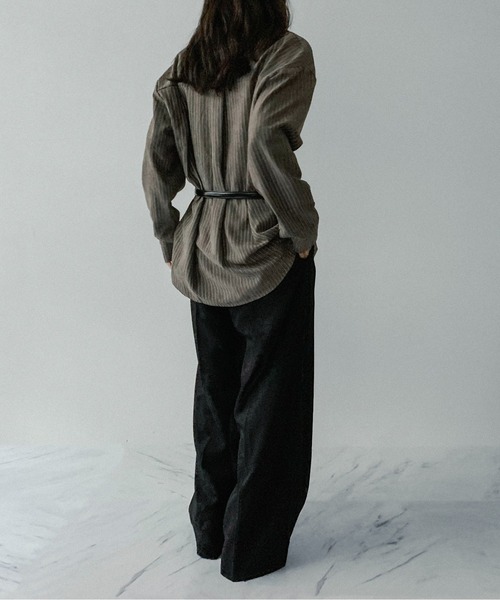 on:nue（オンニュ）の「【on:nue】[着用動画あり！/ユニセックス] とろみストライプオーバーシャツ（シャツ/ブラウス・レディース・アイボリー/グレー/ダークベージュ/ブラウン・FREE）」の13枚目の写真