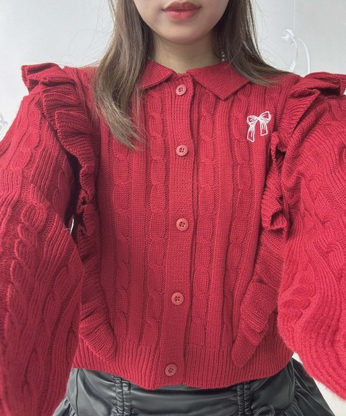 新品　Ozz On フリル　ニット　カーディガン　ジャケットコート　赤 セール】♪ワンポイント刺繍 フリルケーブルカーディガン