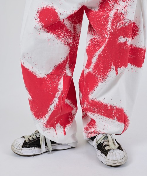 dollslutz(ドルズラッツ)の「【dollslutz】spray design sweat pants / 【ドルズラッツ】スプレーデザインスウェットパンツ(スウェットパンツ・レディース・ブラック/オフホワイト・SMALL/MEDIUM)」の14枚目の写真
