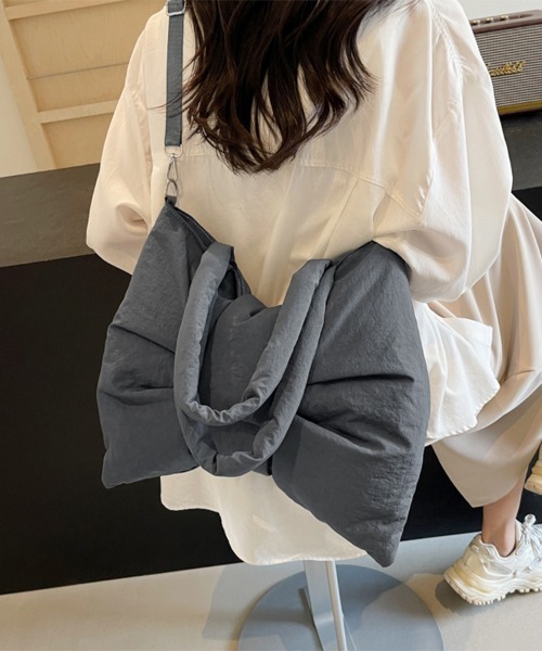 ReRe(リリ)の「リボンモチーフスクエア型2WAYショルダーバッグ(ショルダーバッグ・レディース・グレー/ブルー/ライトイエロー/ブラック/レッド/ベージュ・FREE)」の18枚目の写真