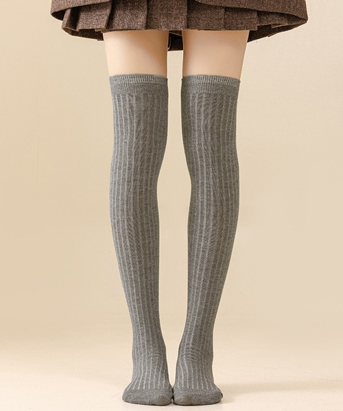 IRADOWL（アイラドール）の「リブニーハイソックス（ソックス/靴下・レディース・ダークグレー/ブラック/レッド/ライトグレー・FREE）」の3枚目の写真