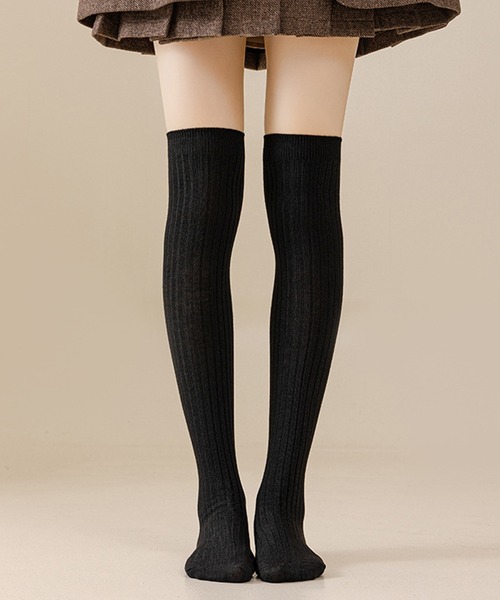 IRADOWL（アイラドール）の「リブニーハイソックス（ソックス/靴下・レディース・ダークグレー/ブラック/レッド/ライトグレー・FREE）」の2枚目の写真