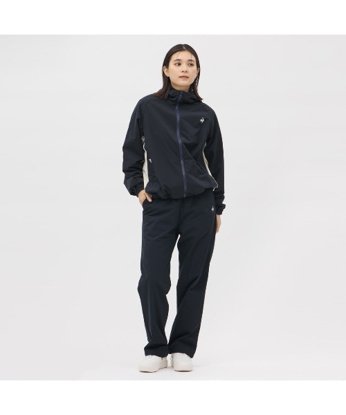 le coq sportif（ルコックスポルティフ）の「ルコックスポルティフ  裏起毛ウィンドブレーカージャケット（ナイロンジャケット・レディース・スモークピンク/ダークグリーン/ネイビー・M/L/XL）」の20枚目の写真