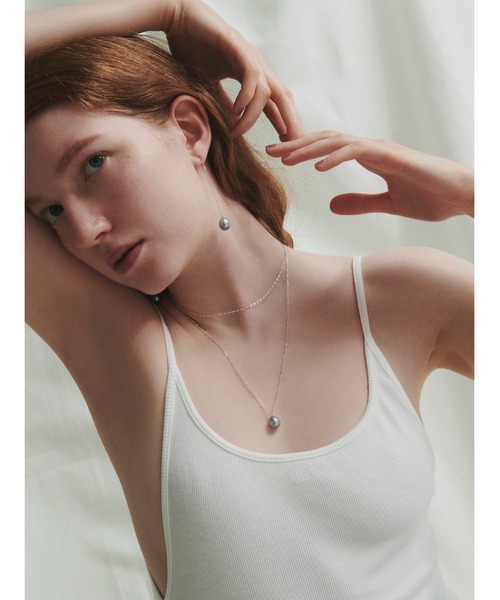 les bonbon(ルボンボン)の「【les bonbon】brume pearl long pierce/ブリュム パール ロング ピアス(ピアス(両耳用)・レディース・ホワイトゴールド・FREE)」の5枚目の写真