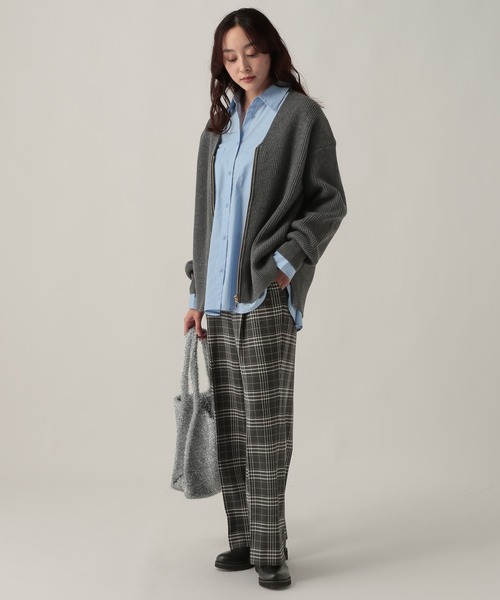 Elura（エルーラ）の「Vネックミドルゲージカーディガン/611691（カーディガン/ボレロ・レディース・ネイビー/チャコールグレー/レッド・FREE）」の7枚目の写真