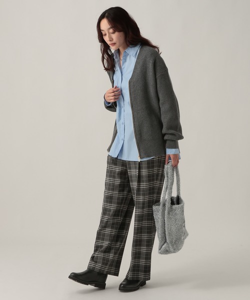 Elura（エルーラ）の「Vネックミドルゲージカーディガン/611691（カーディガン/ボレロ・レディース・ネイビー/チャコールグレー/レッド・FREE）」の8枚目の写真