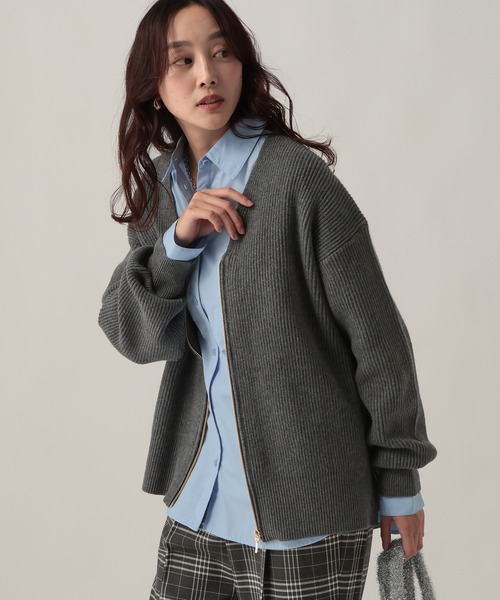 Elura（エルーラ）の「Vネックミドルゲージカーディガン/611691（カーディガン/ボレロ・レディース・ネイビー/チャコールグレー/レッド・FREE）」の5枚目の写真