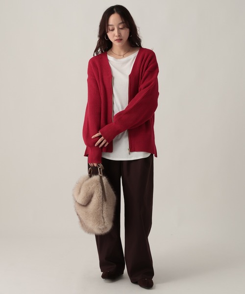 Elura（エルーラ）の「Vネックミドルゲージカーディガン/611691（カーディガン/ボレロ・レディース・ネイビー/チャコールグレー/レッド・FREE）」の11枚目の写真