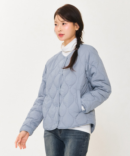 CHASECULT(チェイスカルト)の「女性 ライトダウン キルティング ジャンパー-ブルー(ダウンジャケット/コート・レディース・ブルー・90/100/85/95)」の2枚目の写真