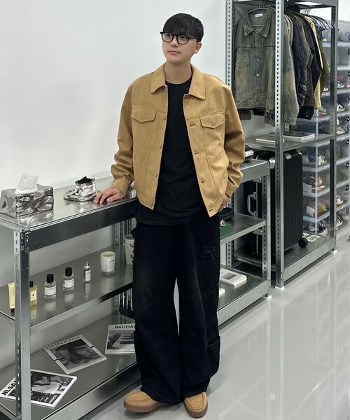 MUSINSA STANDARD（ムシンサスタンダード）の「シンセティックスエードミニマルトラッカージャケット[ベージュ]（デニムジャケット・メンズ・その他・MEDIUM/LARGE/X-LARGE/XX-LARGE）」の2枚目の写真