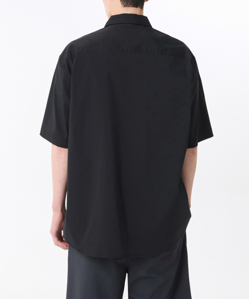 MUSINSA STANDARD（ムシンサスタンダード）の「[クールタンダード] リラックスドナイロン半袖シャツ [ブラック]（シャツ/ブラウス・メンズ・その他・SMALL/MEDIUM/LARGE/X-LARGE/XX-LARGE）」の2枚目の写真