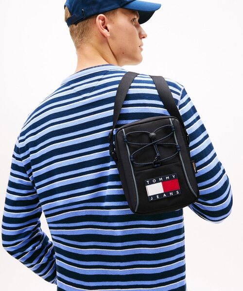 tommy jeans（トミー ジーンズ）の「アーカイブリポーターバッグ（ボディバッグ/ウエストポーチ・メンズ・ブラック/マルチ・FREE）」の8枚目の写真