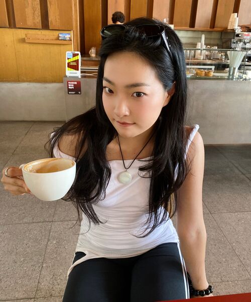 ARI(アリ)の「COS TWISTED SHIRRLING TOP / WHITE(Tシャツ/カットソー・レディース・ホワイト・FREE)」の10枚目の写真