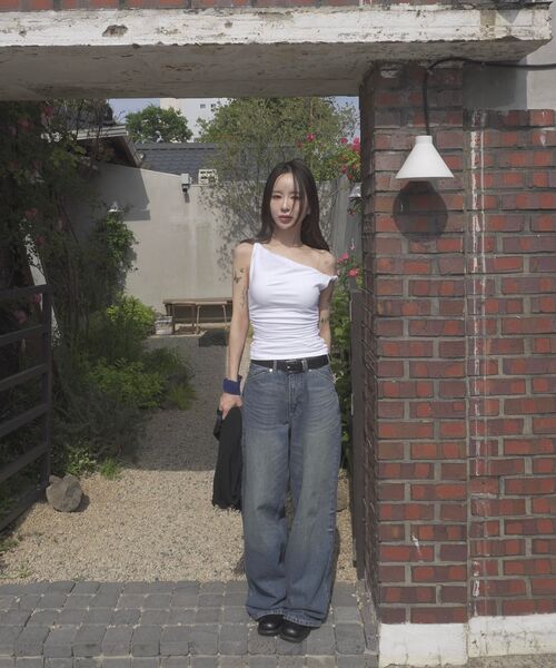 ARI(アリ)の「COS TWISTED SHIRRLING TOP / WHITE(Tシャツ/カットソー・レディース・ホワイト・FREE)」の17枚目の写真