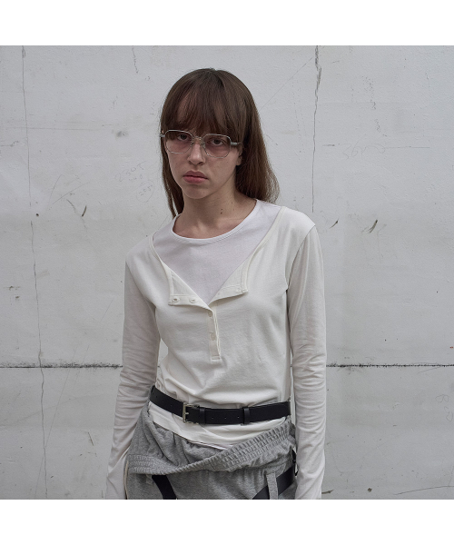 LCDC TM(エルシーディーシーティーエム)の「LAYERED HENLEY NECK JERSEY TOP (WHITE)(Tシャツ/カットソー・レディース・ホワイト・SMALL/MEDIUM)」の4枚目の写真