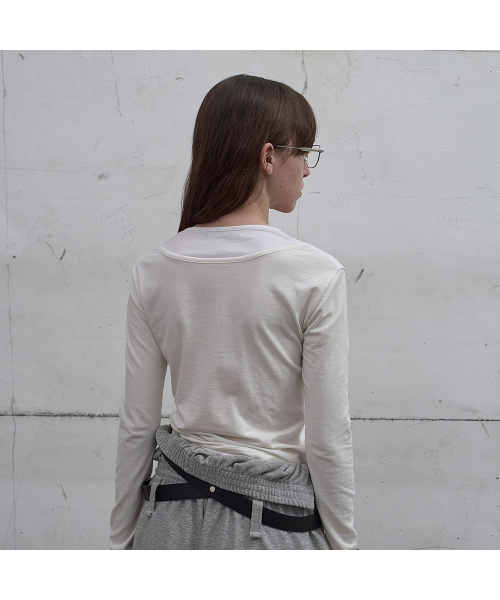LCDC TM(エルシーディーシーティーエム)の「LAYERED HENLEY NECK JERSEY TOP (WHITE)(Tシャツ/カットソー・レディース・ホワイト・SMALL/MEDIUM)」の5枚目の写真