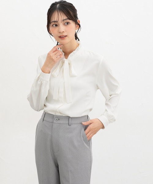 Honeys（ハニーズ）の「スタンドフリルボウタイブラウス（シャツ/ブラウス・レディース・ホワイト/ライトグレー/サックスブルー/ブラック・L/LL/M/3L/S）」の9枚目の写真