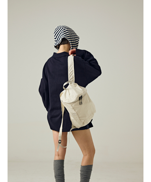 Salad bowls（サラダボール）の「500 Lip Light Backpack [BEIGE]（バックパック/リュック・レディース・Beige・FREE）」の3枚目の写真