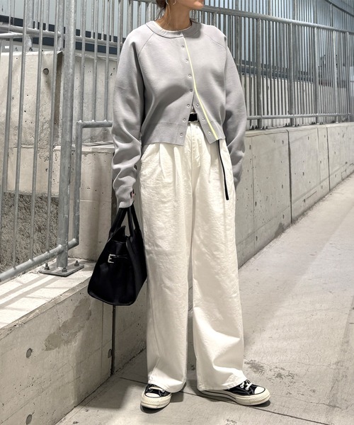 ISOOK(アイスー)の「バイカラーダンボールニットカーディガン(chiica original) / 春ニット 配色ライン ニットトップス グレー ブラック(カーディガン/ボレロ・レディース・グレー/ブラック・FREE)」の7枚目の写真