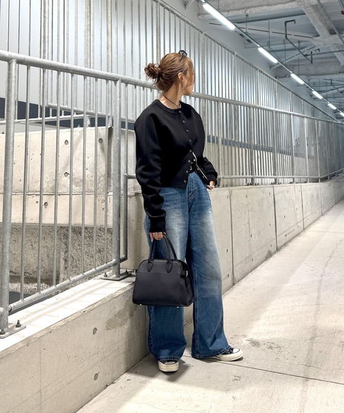 ISOOK(アイスー)の「バイカラーダンボールニットカーディガン(chiica original) / 春ニット 配色ライン ニットトップス グレー ブラック(カーディガン/ボレロ・レディース・グレー/ブラック・FREE)」の17枚目の写真