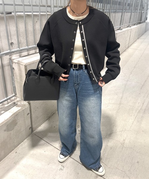 ISOOK(アイスー)の「バイカラーダンボールニットカーディガン(chiica original) / 春ニット 配色ライン ニットトップス グレー ブラック(カーディガン/ボレロ・レディース・グレー/ブラック・FREE)」の18枚目の写真