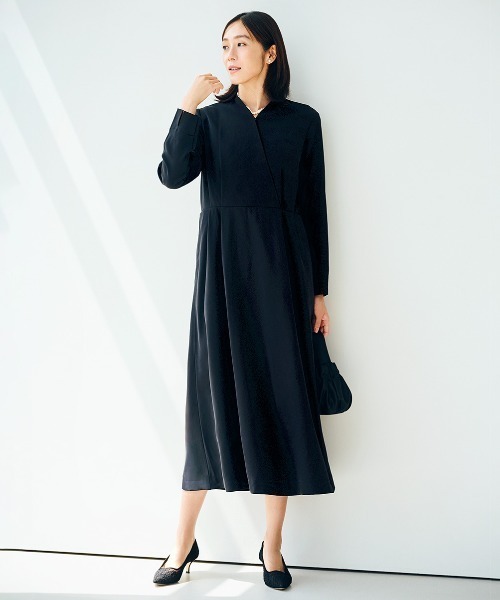 IEDIT(イディット)の「IEDIT 美しい黒がつづく原着素材で作った カシュクールデザインが美しい 大人の純黒ワンピース〈ブラック〉(ワンピース・レディース・ブラック・MP/S/M/L/LL/3L/4L)」の7枚目の写真