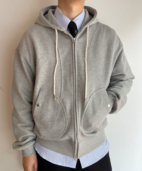 YOUNEEDGARMENTS(ユーニーズガーメンツ)の「カーブドフードスウェットパーカー (グレー)(パーカー・メンズ・その他・40/38/42)」の1枚目の写真