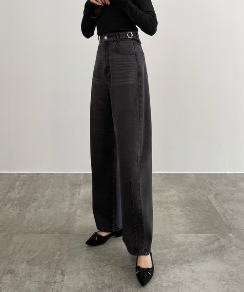 CENEA(セネア)の「サイドベルトバレルレッグデニム(デニムパンツ・レディース・ブラック/ライトブルー・LARGE/MEDIUM/SMALL)」の5枚目の写真