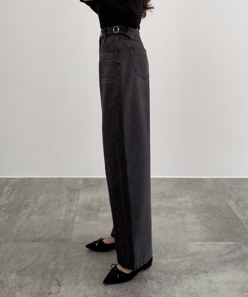 CENEA(セネア)の「サイドベルトバレルレッグデニム(デニムパンツ・レディース・ブラック/ライトブルー・LARGE/MEDIUM/SMALL)」の7枚目の写真