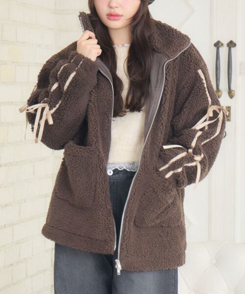 ems excite（エムズエキサイト）の「ラインリボンボアBZ（ブルゾン・レディース・ナチュラル/ブラック/ブラウン・FREE）」の2枚目の写真