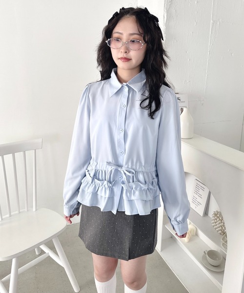 Loueme(ルエム)の「ペプラムフリルシャツブラウス(シャツ/ブラウス・レディース・ライトブルー/ブラック/ホワイト・FREE)」の7枚目の写真