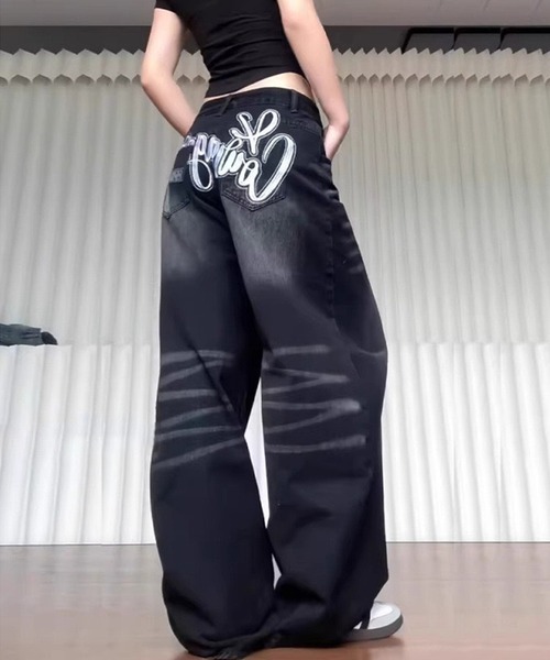 NANEA（ナネア）の「バックロゴプリント＆クロスモチーフ カーブデニムパンツ（デニムパンツ・レディース・ブラック・X-LARGE/LARGE/MEDIUM/SMALL）」の12枚目の写真