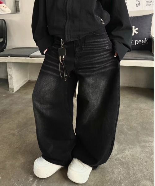 NANEA（ナネア）の「バックロゴプリント＆クロスモチーフ カーブデニムパンツ（デニムパンツ・レディース・ブラック・X-LARGE/LARGE/MEDIUM/SMALL）」の4枚目の写真