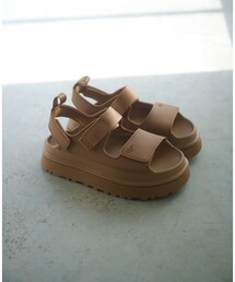 green label relaxing（グリーンレーベルリラクシング）の「【国内EXCLUSIVE】＜UGG＞ ウィメンズ ゴールデングロウ サンダル（サンダル）」