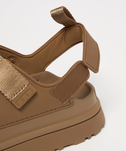 UGG(アグ)の「【国内EXCLUSIVE】<UGG> ウィメンズ ゴールデングロウ サンダル(サンダル・レディース・ブラウン・7/6/5/8)」の3枚目の写真