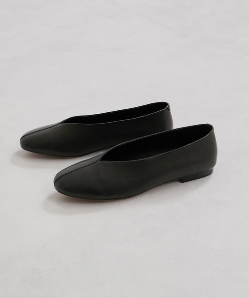 REMME(レメ)の「【REMME/レメ】SHEEP LEATHERフラットシューズ(パンプス・レディース・シルバー/オフホワイト/ブラック・40/38/36)」の3枚目の写真