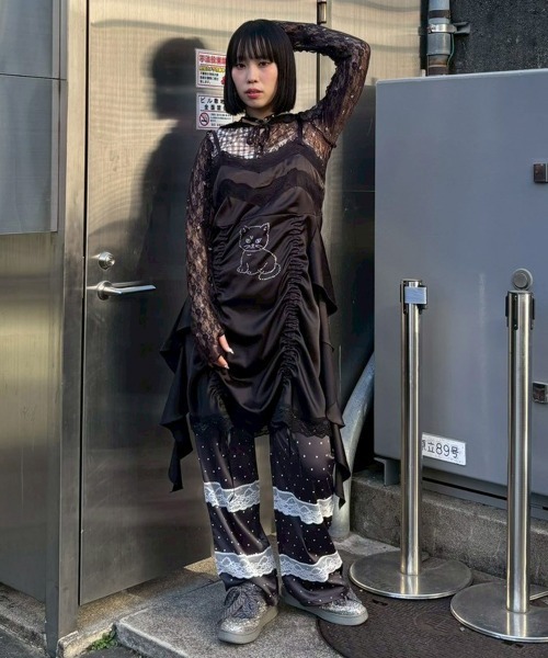 Candy Stripper(キャンディストリッパー)の「LACE TRIM LAYERED DOT SATIN パンツ(その他パンツ・レディース・チャコール/ブラック/アイボリー・FREE)」の6枚目の写真