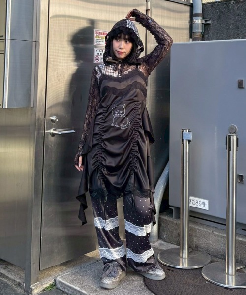 Candy Stripper(キャンディストリッパー)の「LACE TRIM LAYERED DOT SATIN パンツ(その他パンツ・レディース・チャコール/ブラック/アイボリー・FREE)」の7枚目の写真