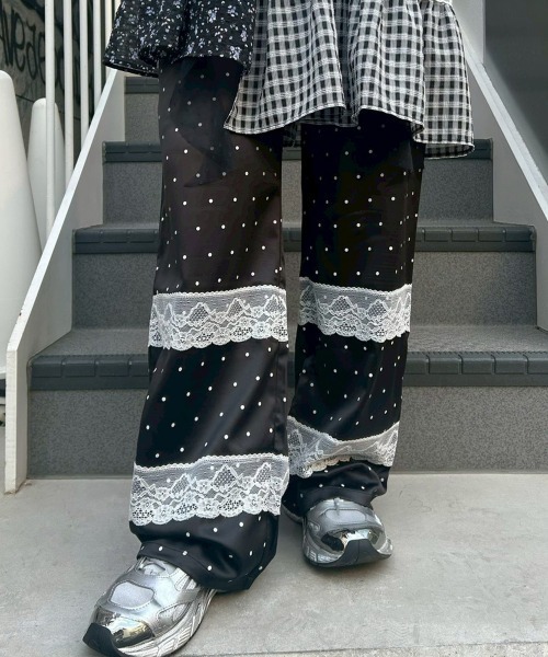 Candy Stripper(キャンディストリッパー)の「LACE TRIM LAYERED DOT SATIN パンツ(その他パンツ・レディース・チャコール/ブラック/アイボリー・FREE)」の11枚目の写真