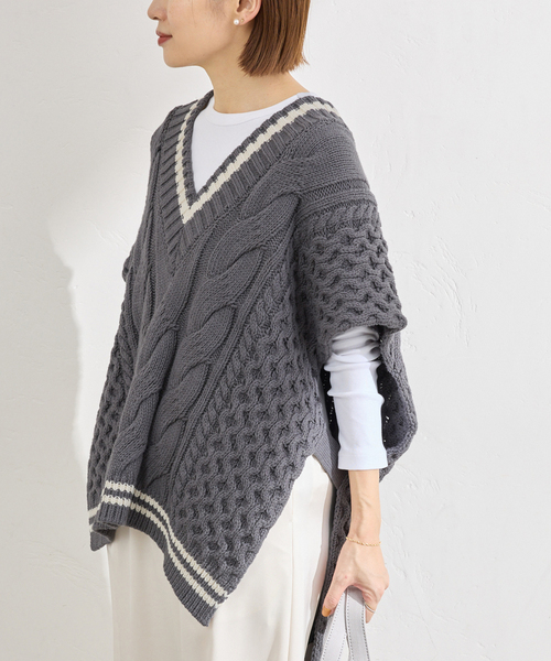 IENA（イエナ）の「チルデンマントプルオーバー（ニット/セーター・レディース・ホワイト/チャコールグレー・FREE）」の2枚目の写真