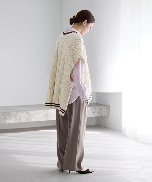 IENA（イエナ）の「チルデンマントプルオーバー（ニット/セーター・レディース・ホワイト/チャコールグレー・FREE）」の4枚目の写真